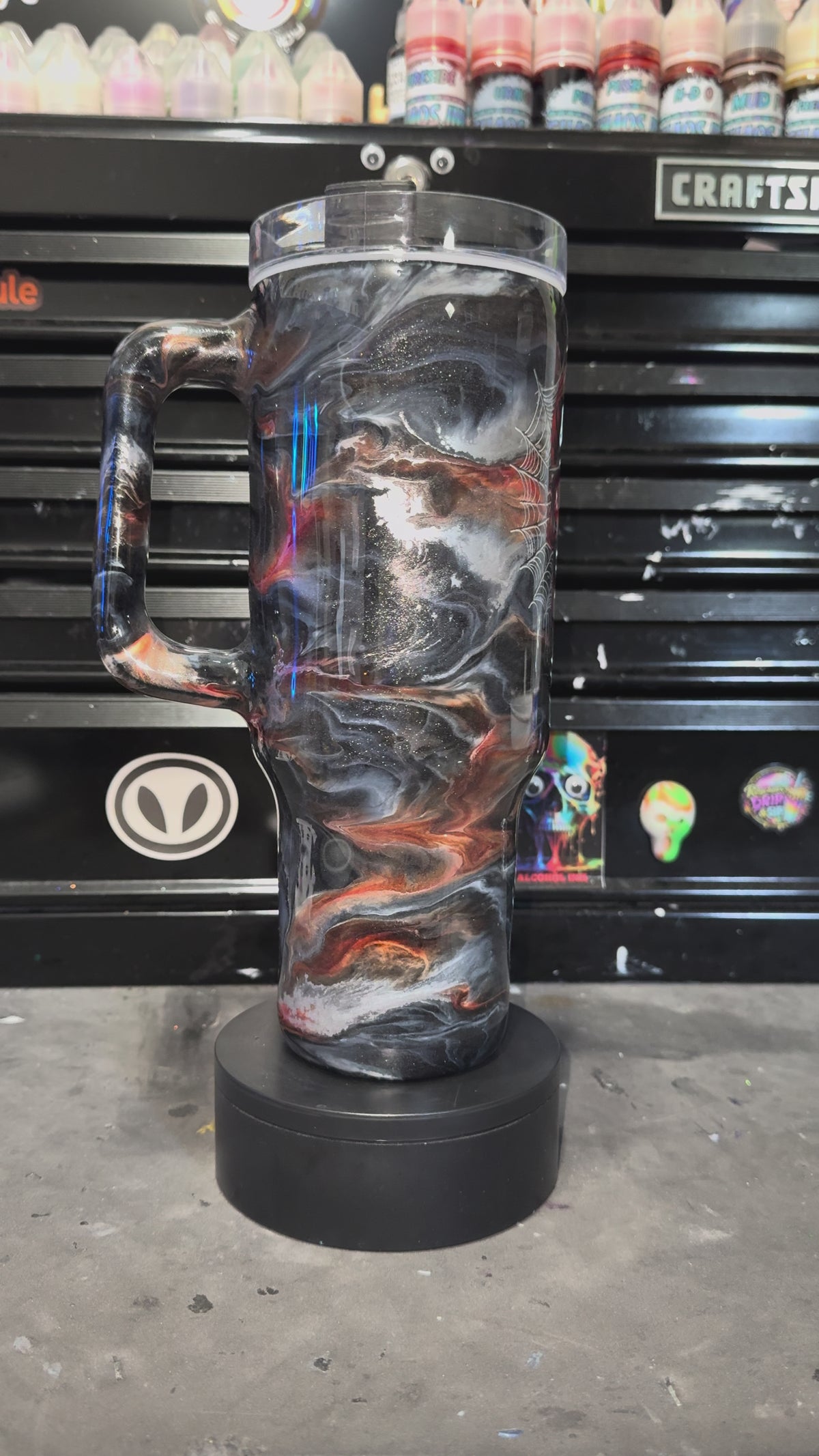 40 oz Traveler Spooky Skull